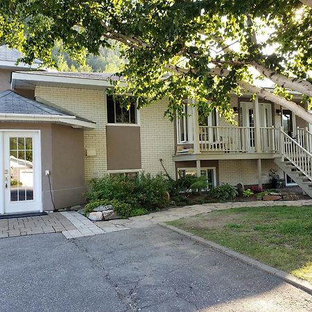 Residence Touristique Les Bouleaux Petit-Saguenay Екстер'єр фото