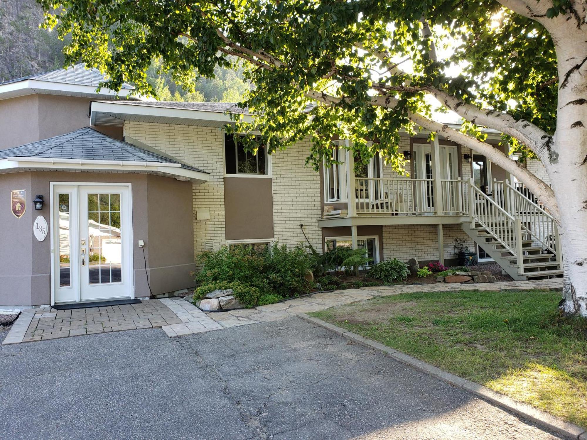 Residence Touristique Les Bouleaux Petit-Saguenay Екстер'єр фото